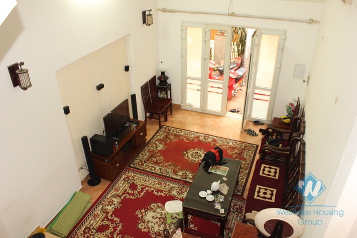 House for rent in Nghi Tam village, Tay Ho, Ha Noi
